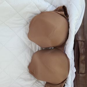 Cacique 42H underwire bra. Coffee color.